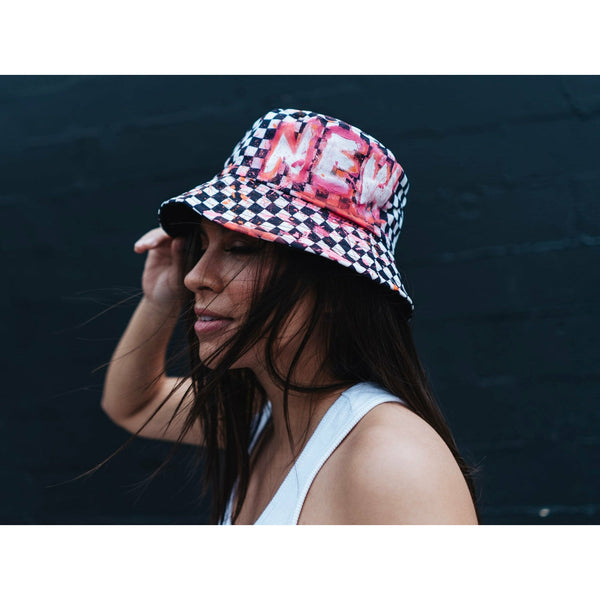 Bucket Hat White/Black NS